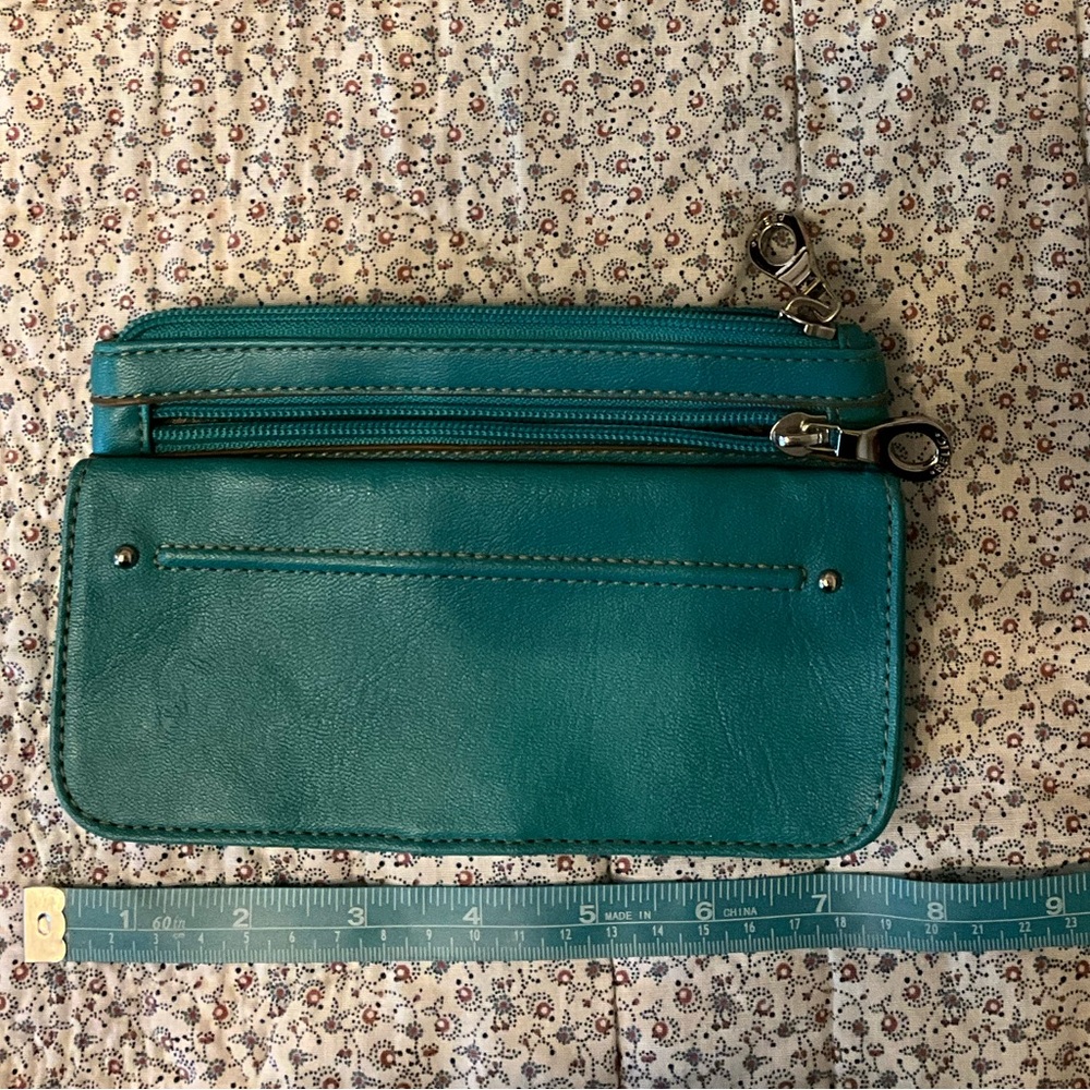 Beautiful Teal Multi-pocket Relic Wallet!